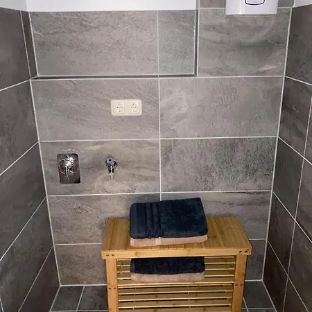 Apartment Ostrau, Neues Bad, Neue Kueche, Zentral, Ruhig, Sandstein-ferien, Terrasse