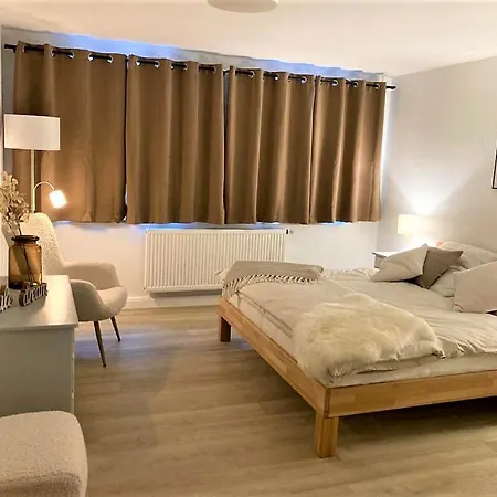 Ostrau, Neues Bad, Neue Kueche, Zentral, Ruhig, Sandstein-ferien, Terrasse Apartment