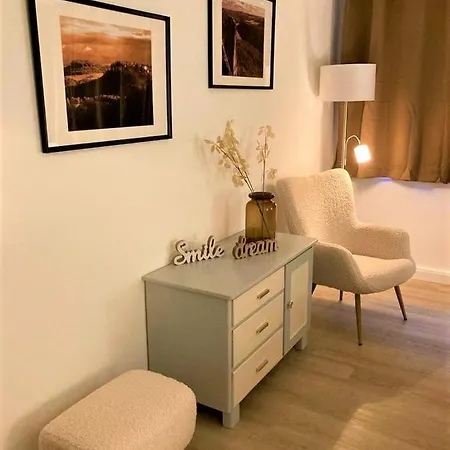 Апартаменты Ostrau, Neues Bad, Neue Kueche, Zentral, Ruhig, Sandstein-ferien, Terrasse